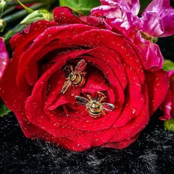 Neiman Marcus 18k Gold Plated Shimmering Bumble Bee Earrings - Picture 2 of 5